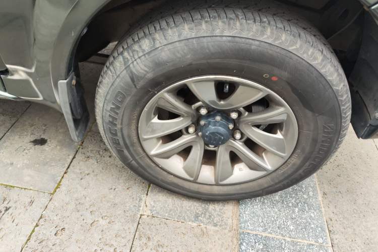 Used Suzuki Jimny 2015 1.3L AT JLX Navigation Edition Right Front Wheel Hub