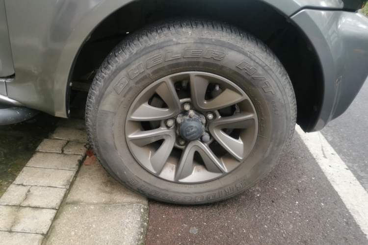 Used Suzuki Jimny 2015 1.3 AT Mode3 Navigation Edition Right Front Wheel Hub