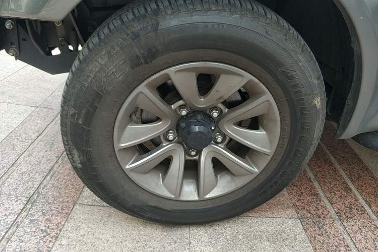 Used Suzuki Jimny 2015 1.3 AT Mode3 Navigation Edition Right Front Wheel Hub