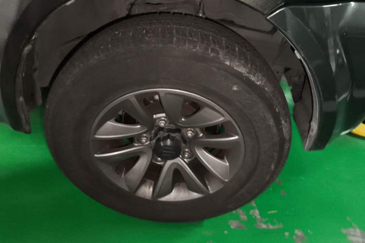 Used Suzuki Jimny 2015 1.3 AT JLX Right Front Wheel Hub