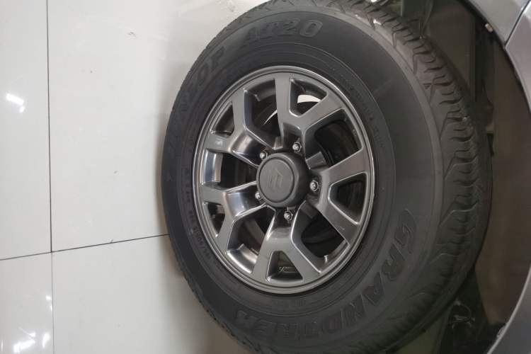 Used Suzuki Jimny 2015 1.3 AT Mode3 Navigation Edition Right Rear Wheel Hub