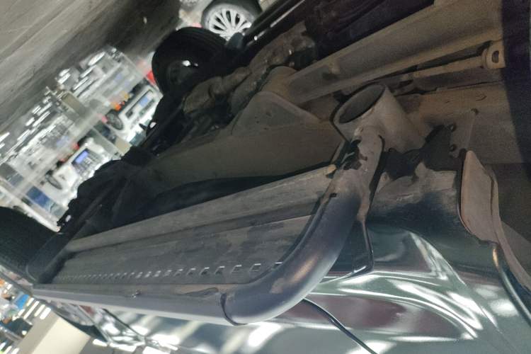 Used Suzuki Jimny 2015 1.3L AT JLX Navigation Edition Right Side Sill