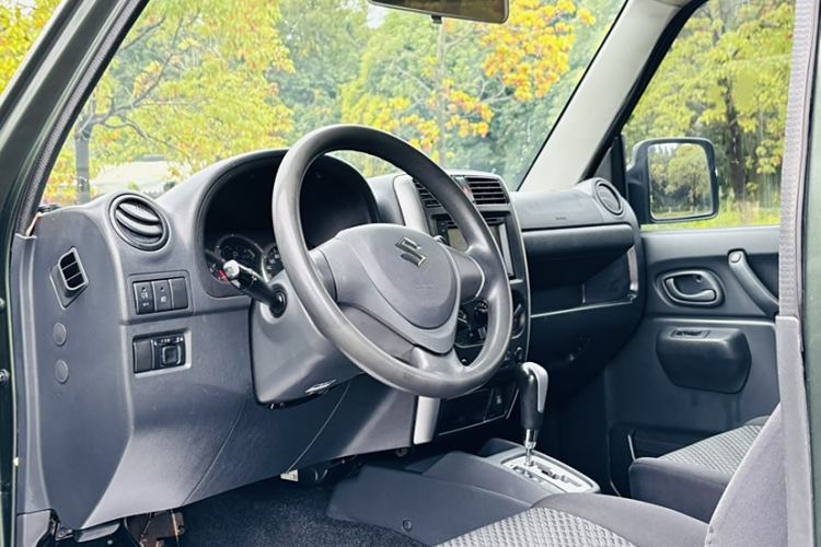 Used Suzuki Jimny 2015 1.3L AT JLX Navigation Edition Steering Wheel
