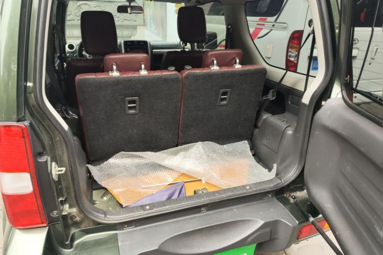Used Suzuki Jimny 2015 1.3L AT JLX Navigation Edition Trunk