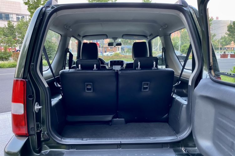 Used Suzuki Jimny 2015 1.3 AT JLX Trunk