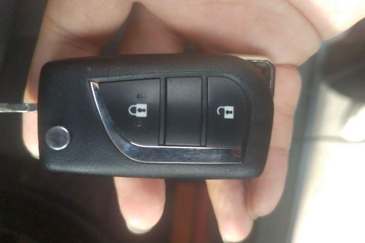 Used Suzuki Jimny 2015 1.3 AT Mode3 Navigation Edition Vehicle Key