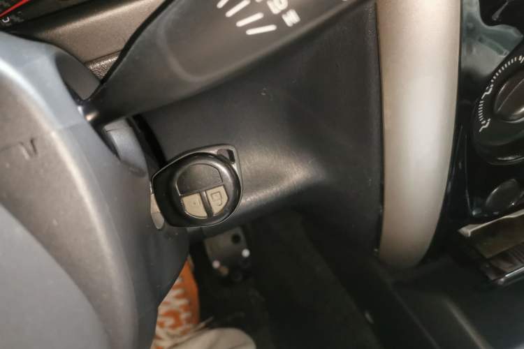 Used Suzuki Jimny 2015 1.3 AT Mode3 Navigation Edition Vehicle Key