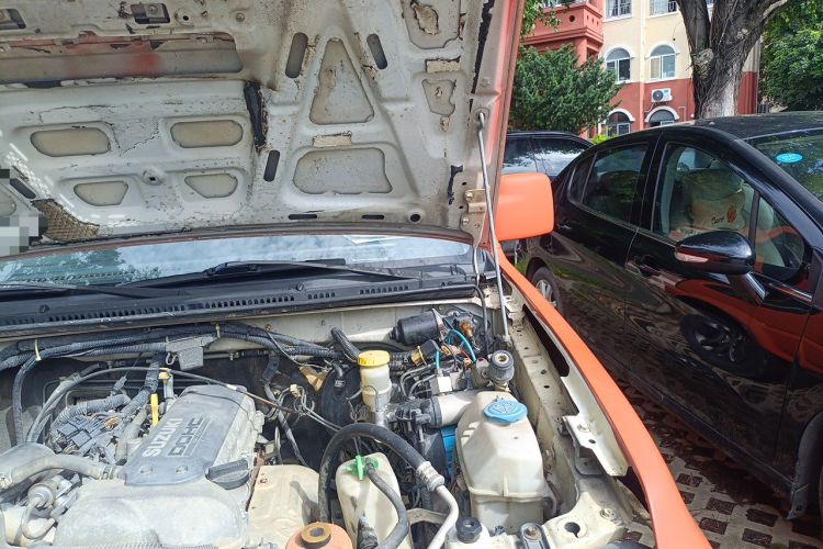 Used Suzuki Jimny 2015 1.3 AT JLX Engine Bay Left