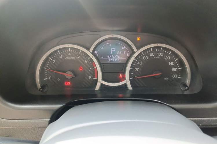 Used Suzuki Jimny 2015 1.3 AT JLX Odometer Close Up