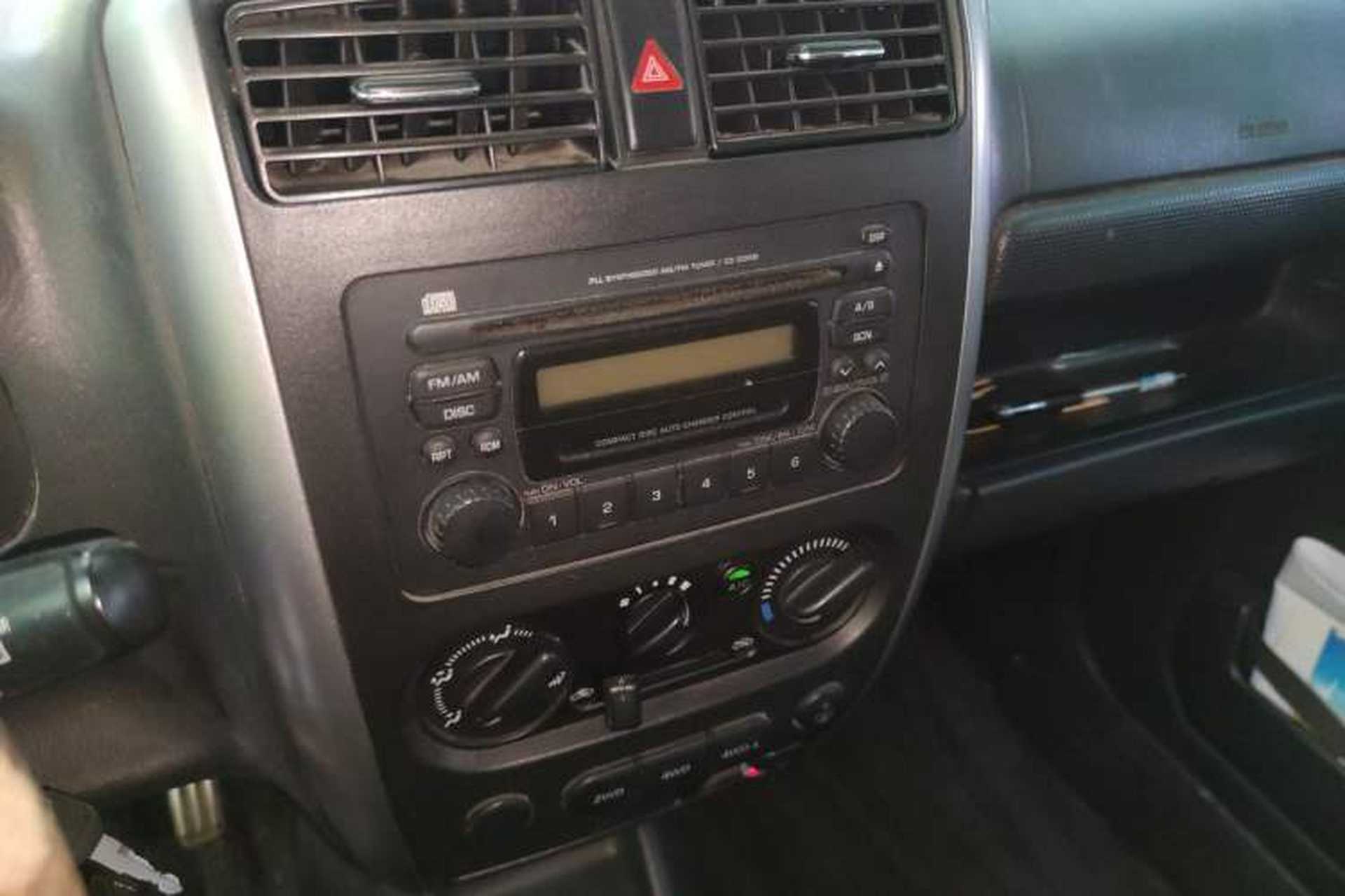 Used Suzuki Jimny 2015 1.3 MT JLX Audio And AC Panel