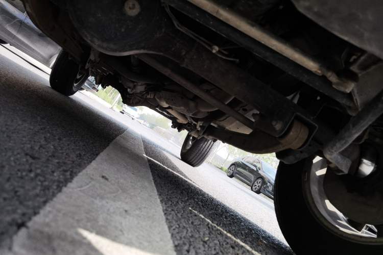 Used Suzuki Jimny 2015 1.3L AT JLX Navigation Edition Chassis Front