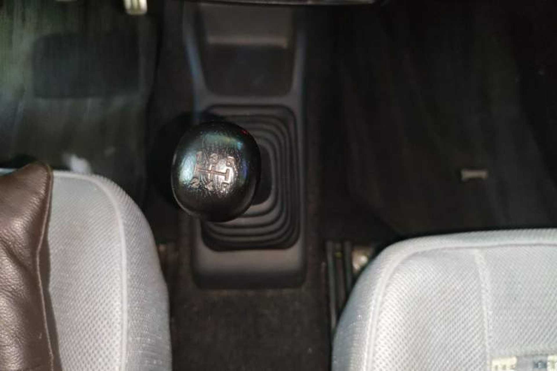 Used Suzuki Jimny 2015 1.3 MT JLX Gear Lever