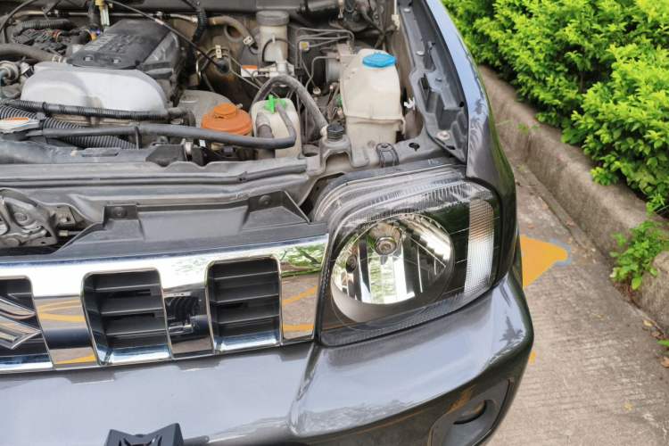 Used Suzuki Jimny 2015 1.3 AT JLX Engine Bay Left