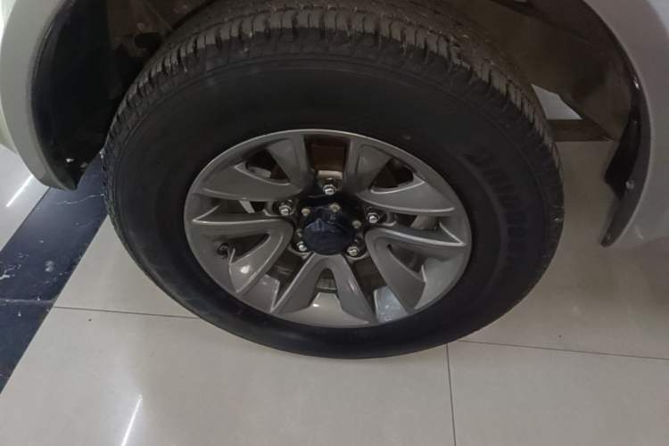 Used Suzuki Jimny 2015 1.3 AT Mode3 Navigation Edition Exterior 4