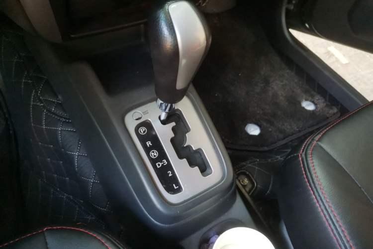 Used Suzuki Jimny 2015 1.3 AT JLX Gear Lever