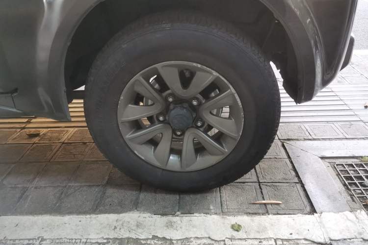 Used Suzuki Jimny 2015 1.3 AT JLX Right Front Wheel Hub