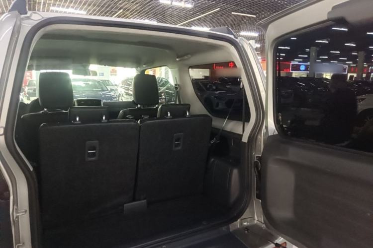 Used Suzuki Jimny 2015 1.3 AT Mode3 Navigation Edition Trunk