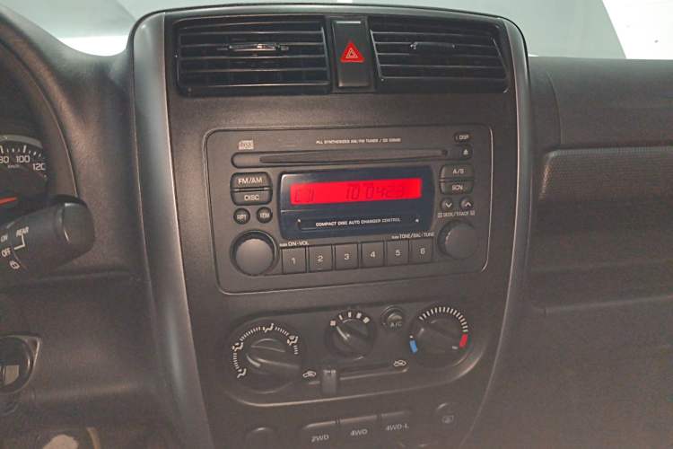 Used Suzuki Jimny 2015 1.3 MT JLX Audio And AC Panel