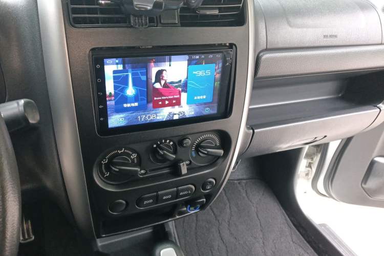 Used Suzuki Jimny 2015 1.3 AT JLX Audio And AC Panel