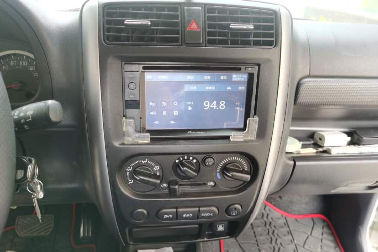 Used Suzuki Jimny 2015 1.3L AT JLX Navigation Edition Audio And AC Panel