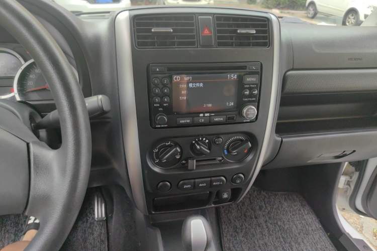 Used Suzuki Jimny 2015 1.3 AT JLX Audio And AC Panel