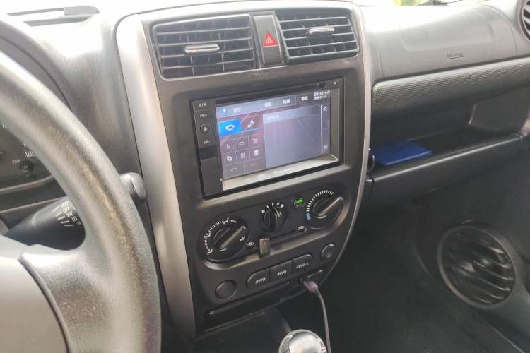 Used Suzuki Jimny 2015 1.3L AT JLX Navigation Edition Audio And AC Panel