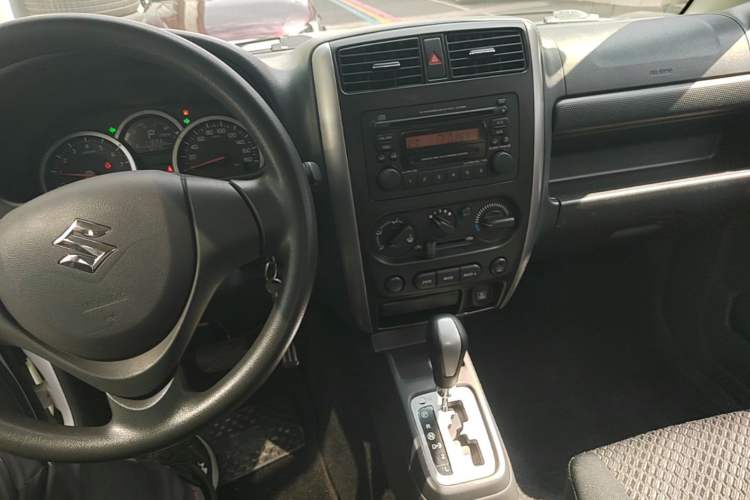 Used Suzuki Jimny 2015 1.3 AT JLX Audio And AC Panel