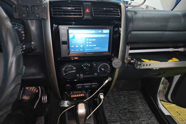 Used Suzuki Jimny 2015 1.3 AT Mode3 Navigation Edition Audio And AC Panel