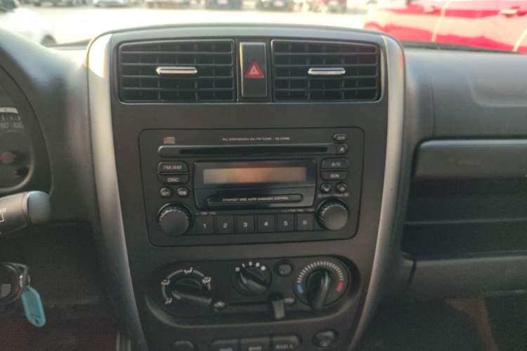 Used Suzuki Jimny 2015 1.3 AT JLX Audio And AC Panel
