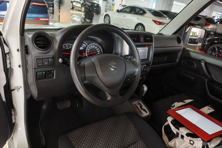 Used Suzuki Jimny 2015 1.3L AT JLX Navigation Edition Center Console