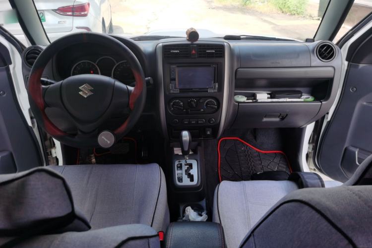 Used Suzuki Jimny 2015 1.3L AT JLX Navigation Edition Center Console