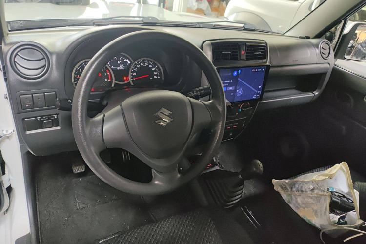 Used Suzuki Jimny 2015 1.3 MT JLX Center Console