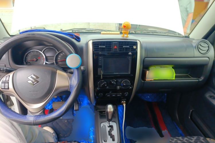 Used Suzuki Jimny 2015 1.3 AT Mode3 Navigation Edition Center Console