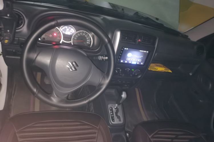 Used Suzuki Jimny 2015 1.3 AT JLX Center Console