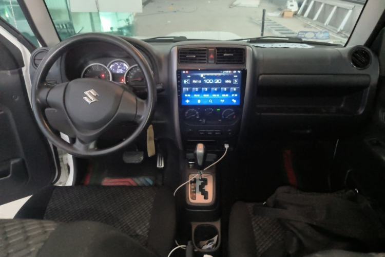 Used Suzuki Jimny 2015 1.3 AT JLX Center Console
