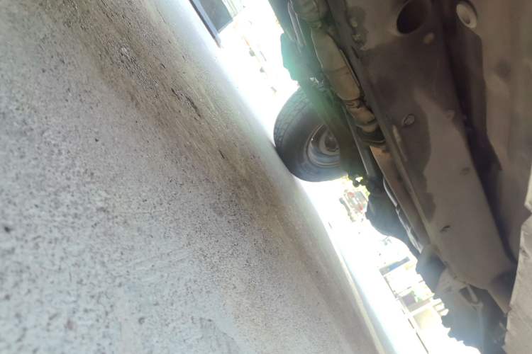 Used Suzuki Jimny 2015 1.3 AT JLX Chassis Front Left