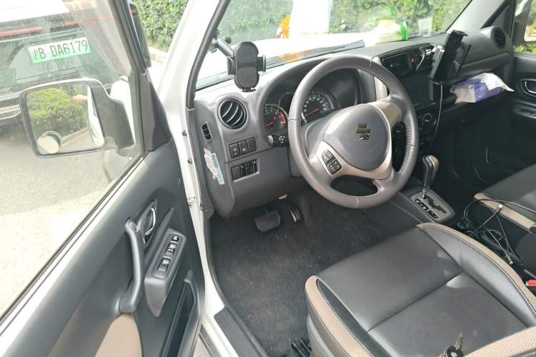Used Suzuki Jimny 2015 1.3 AT Mode3 Navigation Edition Driver Seat