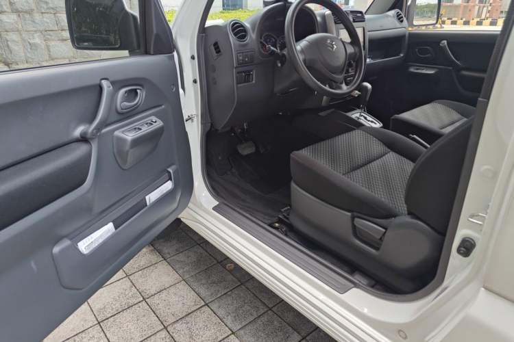 Used Suzuki Jimny 2015 1.3 AT JLX Driver Seat
