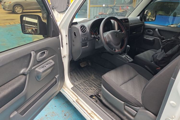 Used Suzuki Jimny 2015 1.3 AT JLX Driver Seat