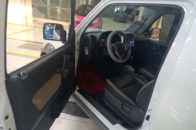 Used Suzuki Jimny 2015 1.3 AT Mode3 Navigation Edition Driver Seat