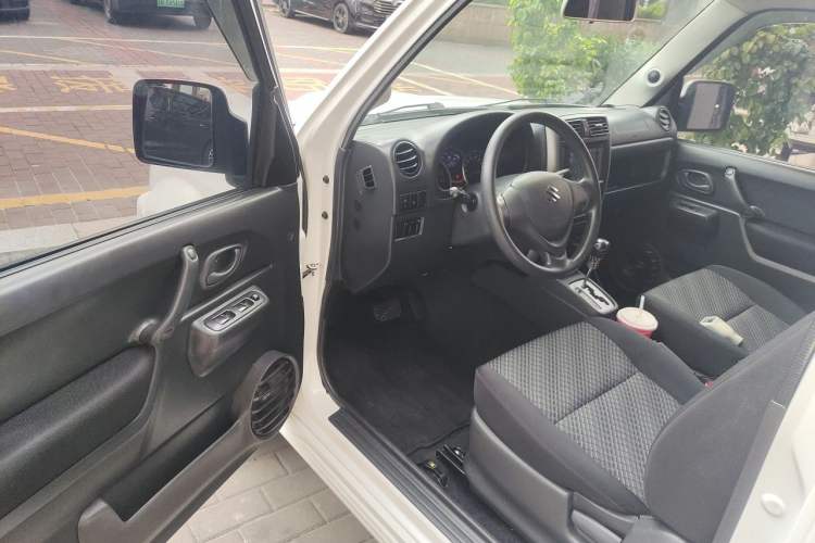 Used Suzuki Jimny 2015 1.3L AT JLX Navigation Edition Driver Seat