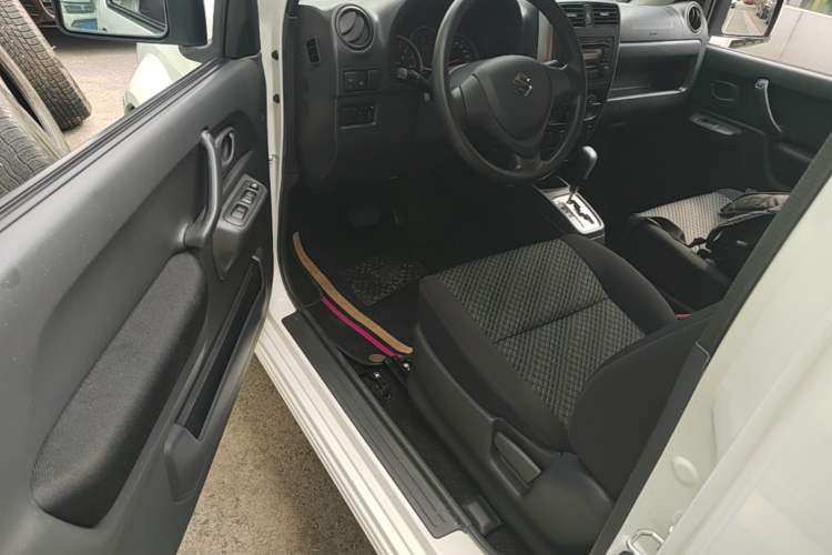Used Suzuki Jimny 2015 1.3 AT JLX Driver Seat