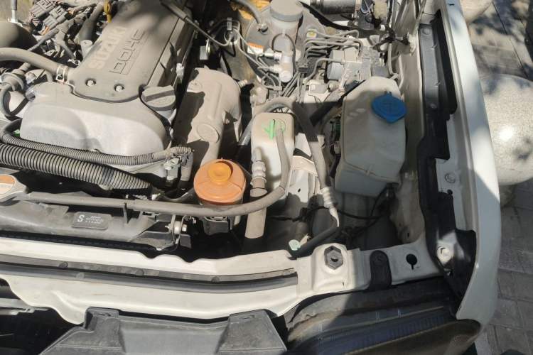 Used Suzuki Jimny 2015 1.3 AT JLX Engine Bay Left