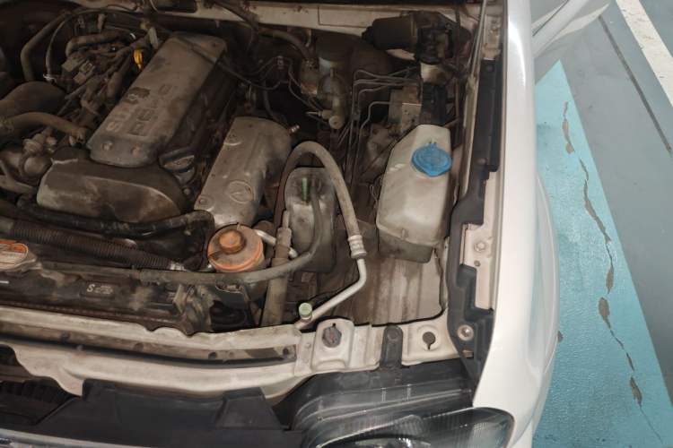 Used Suzuki Jimny 2015 1.3 AT JLX Engine Bay Left