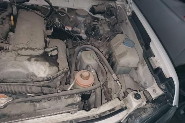 Used Suzuki Jimny 2015 1.3 AT JLX Engine Bay Left