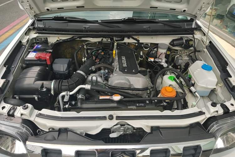 Used Suzuki Jimny 2015 1.3 AT JLX Engine Bay