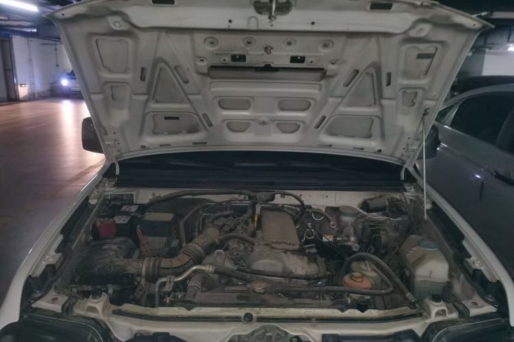 Used Suzuki Jimny 2015 1.3 AT JLX Engine Bay