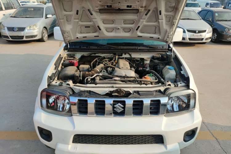 Used Suzuki Jimny 2015 1.3 AT JLX Engine Bay