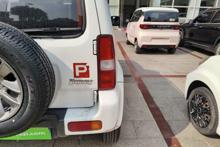 Used Suzuki Jimny 2015 1.3 AT JLX Exterior 3