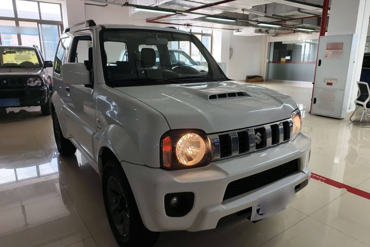 Used Suzuki Jimny 2015 1.3L AT JLX Navigation Edition Front Right 45 Deg